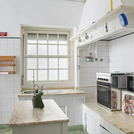 Captain Pisco's Palheiro - Great Location Holiday home *